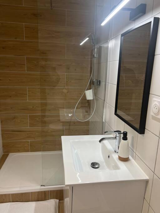 Apartamento Spacieux 2 A 3 Personnes Avec Parking Au Pied Du Ventoux Km Zero *